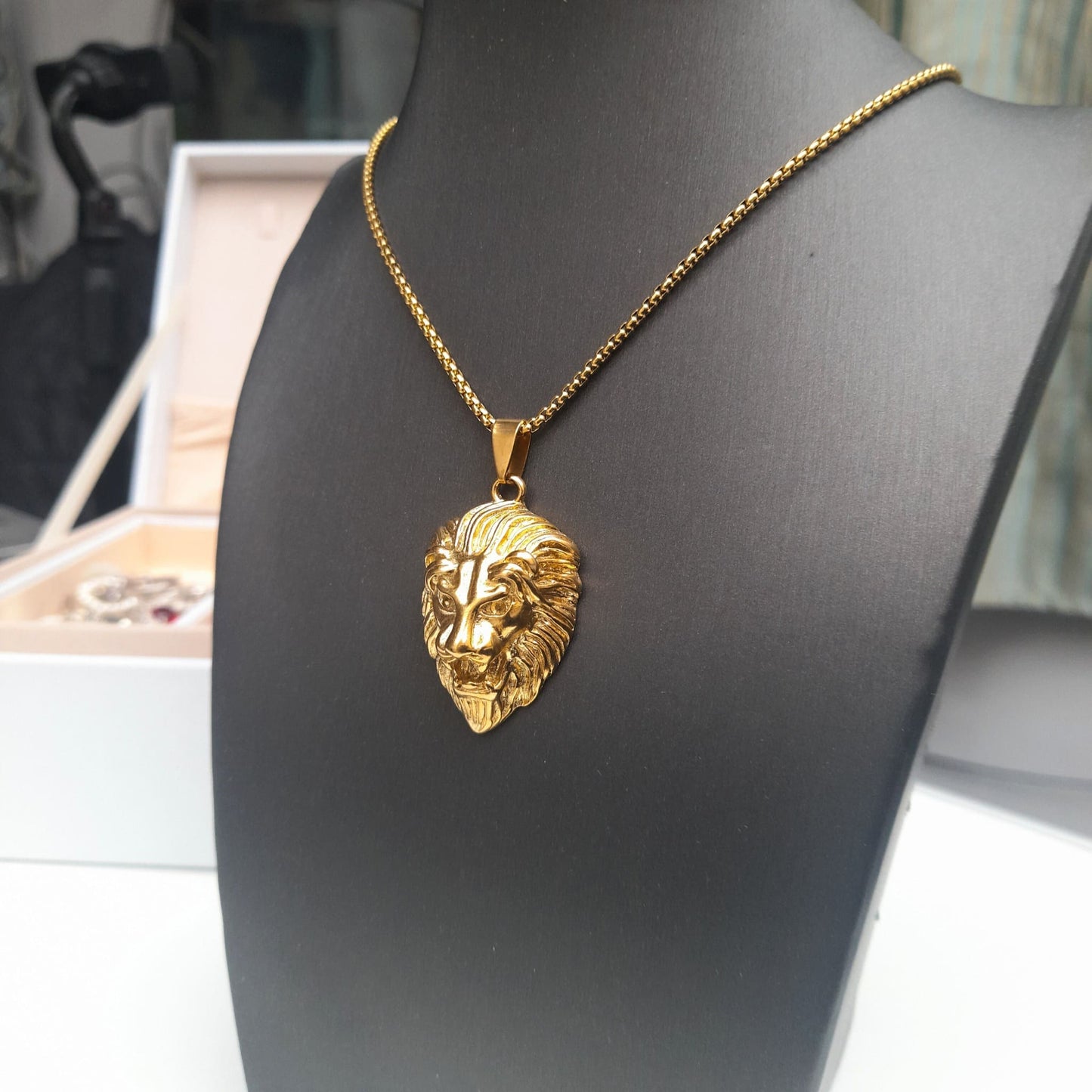 Collar de León
