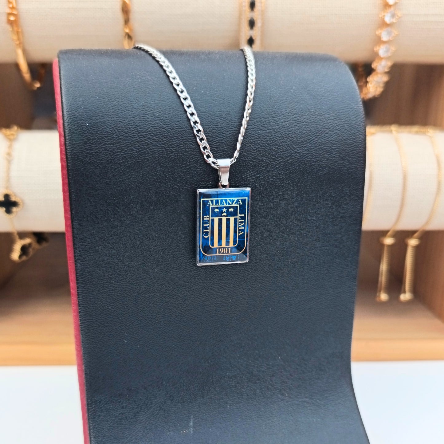 Collar de Alianza Lima 02