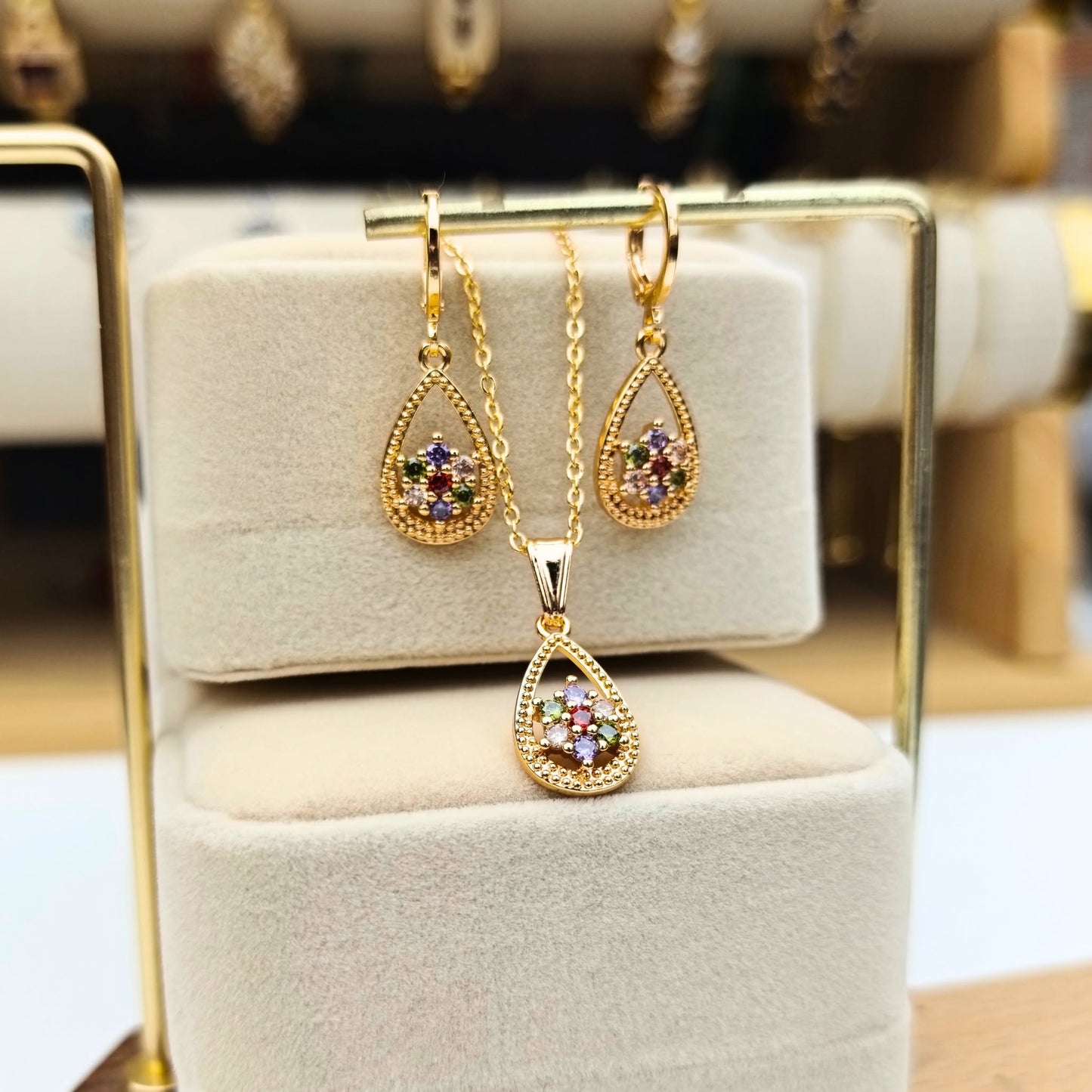 Juego Collar y Aretes 01