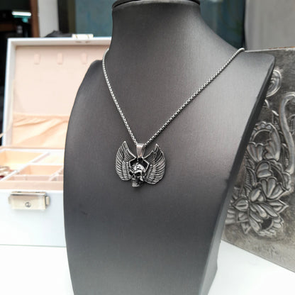 Collar de Calavera Alada