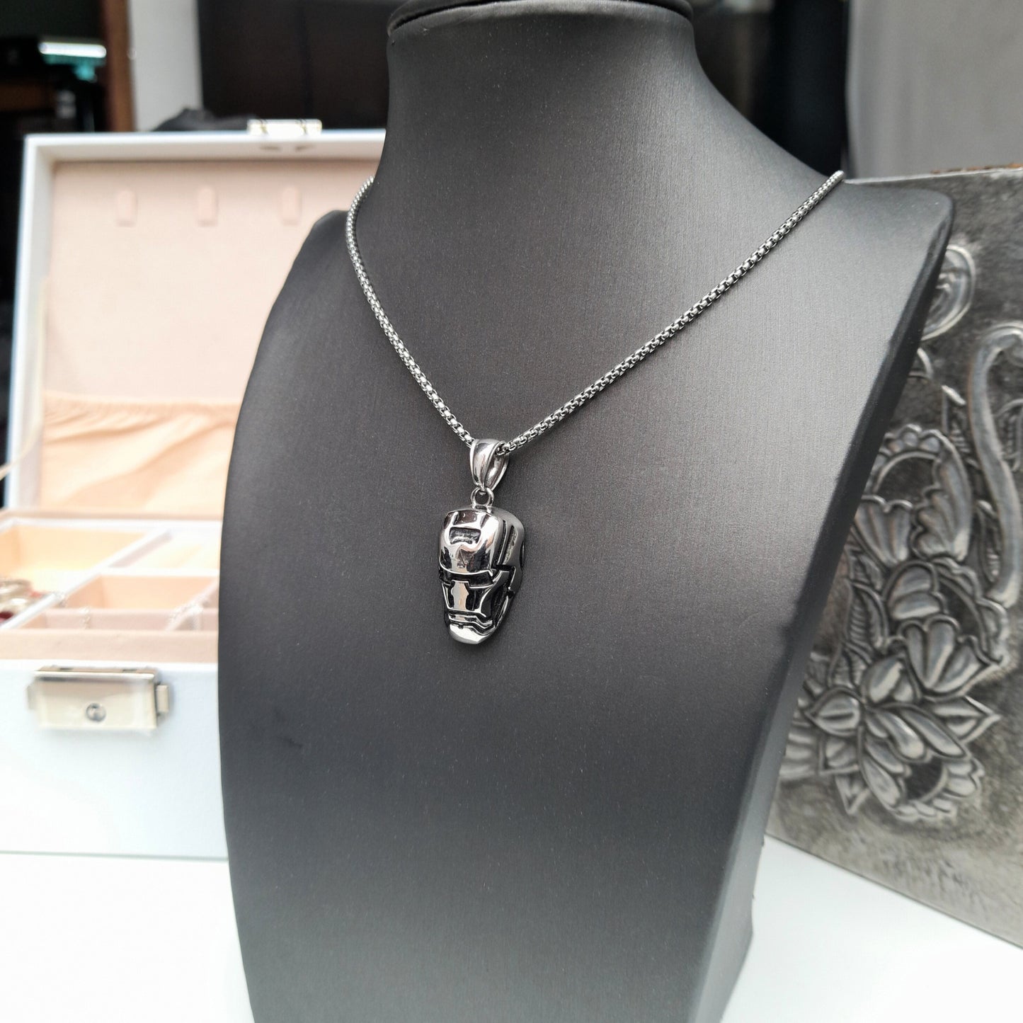 Collar Iron Man
