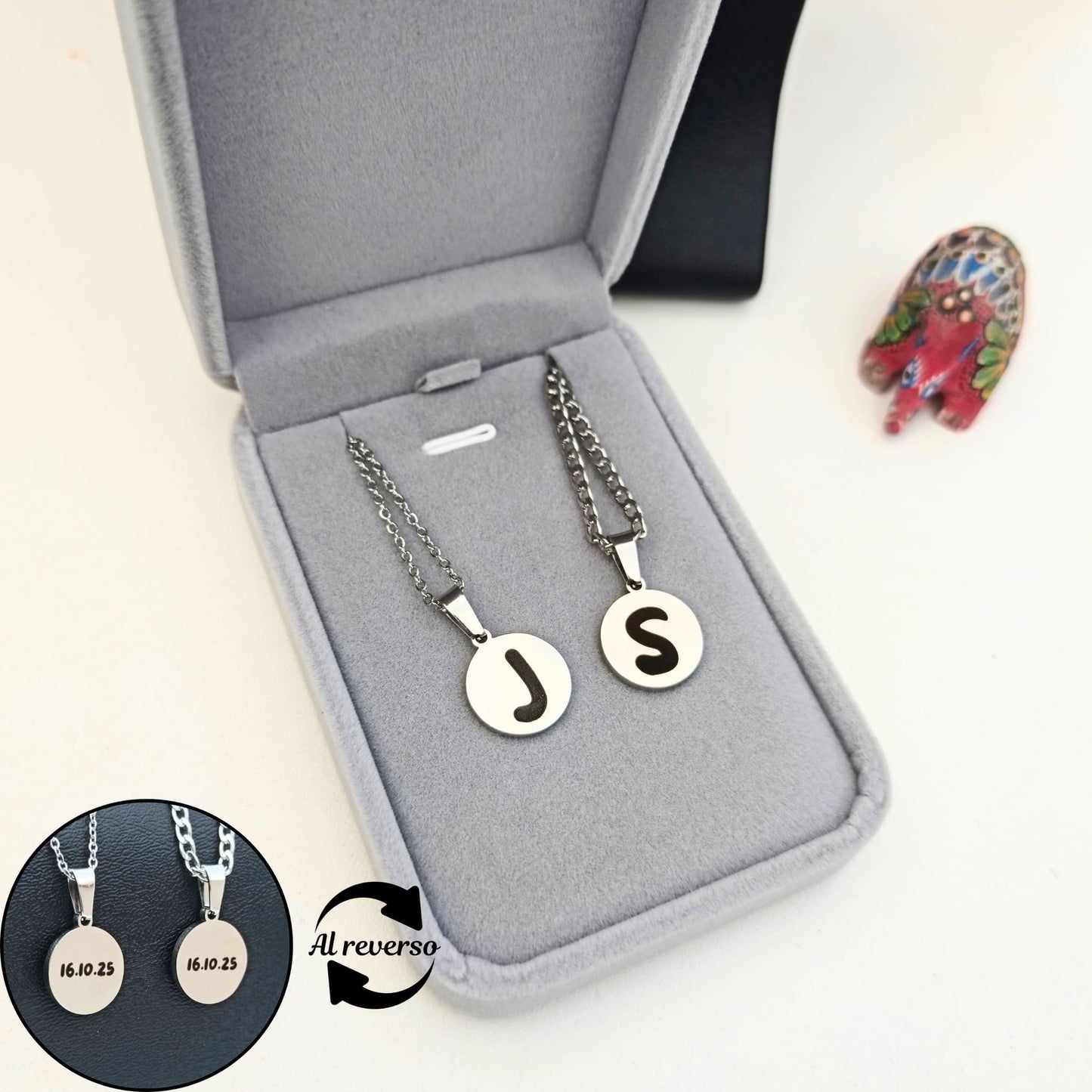 Collares de pareja con grabado personalizado
