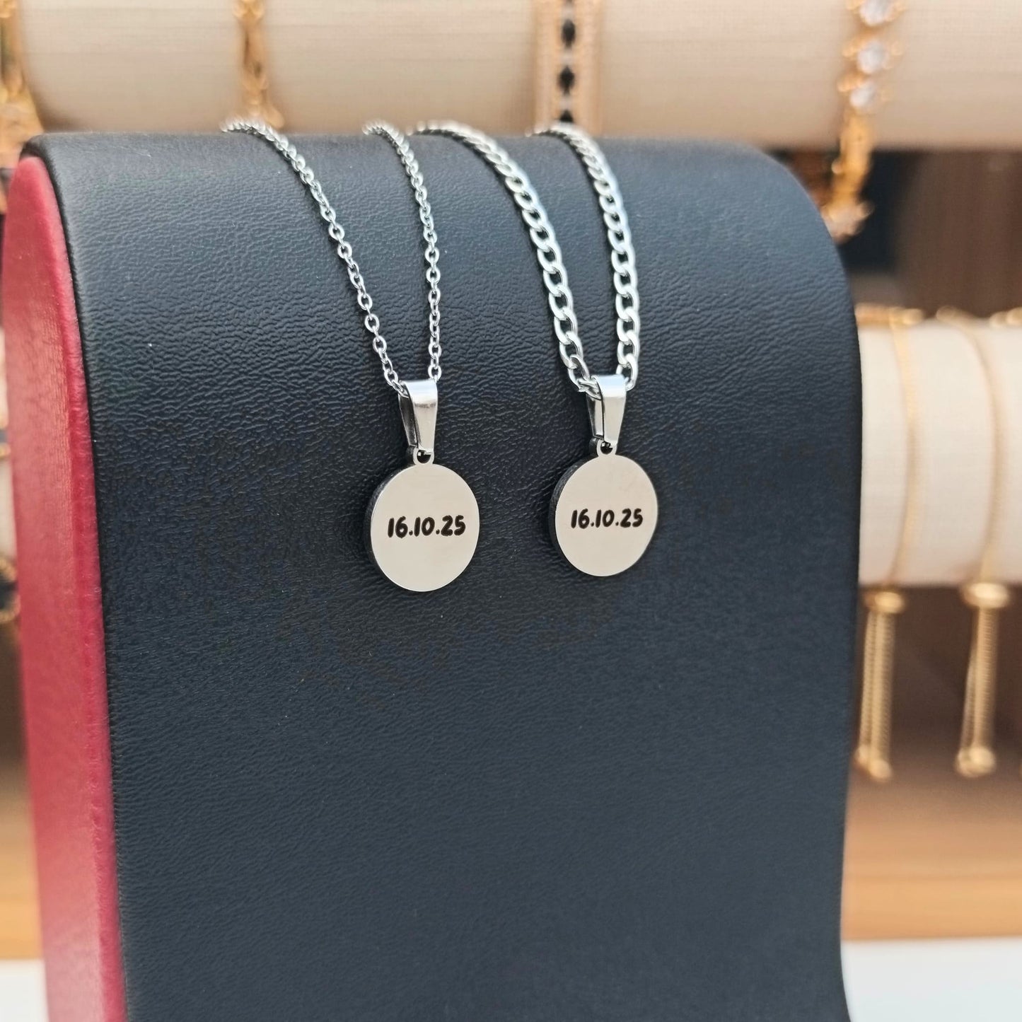 Collares de pareja con grabado personalizado