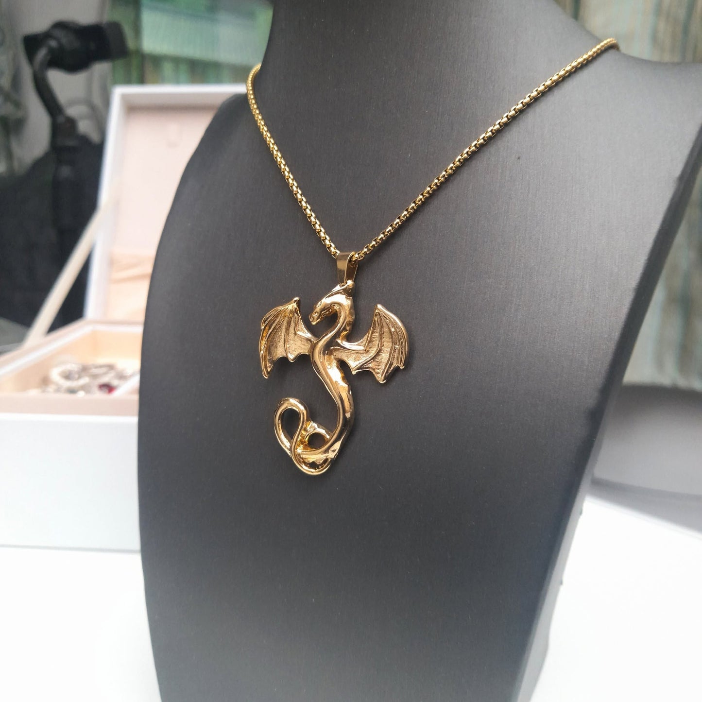 Collar de Dragón 01