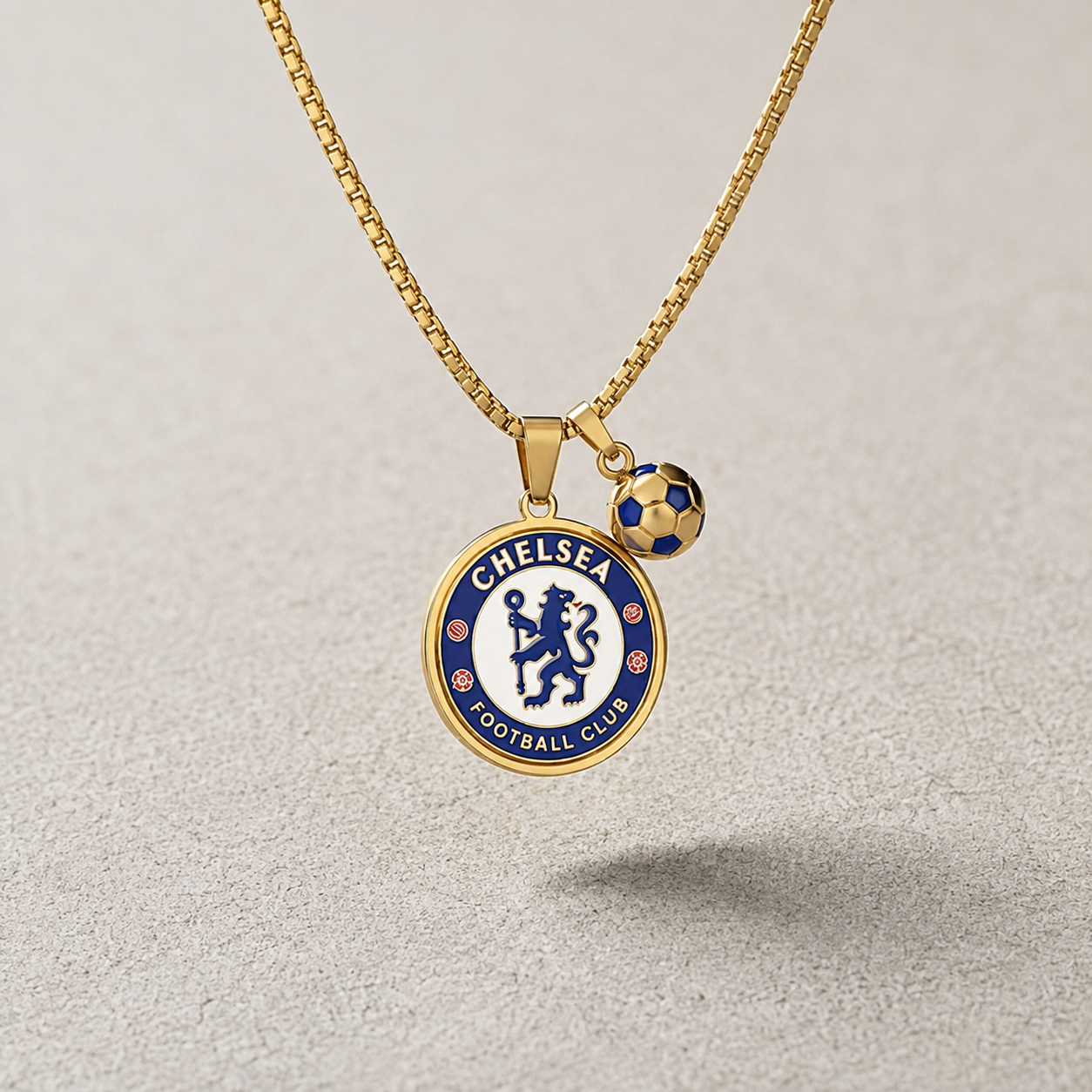 Collar del Chelsea con balón