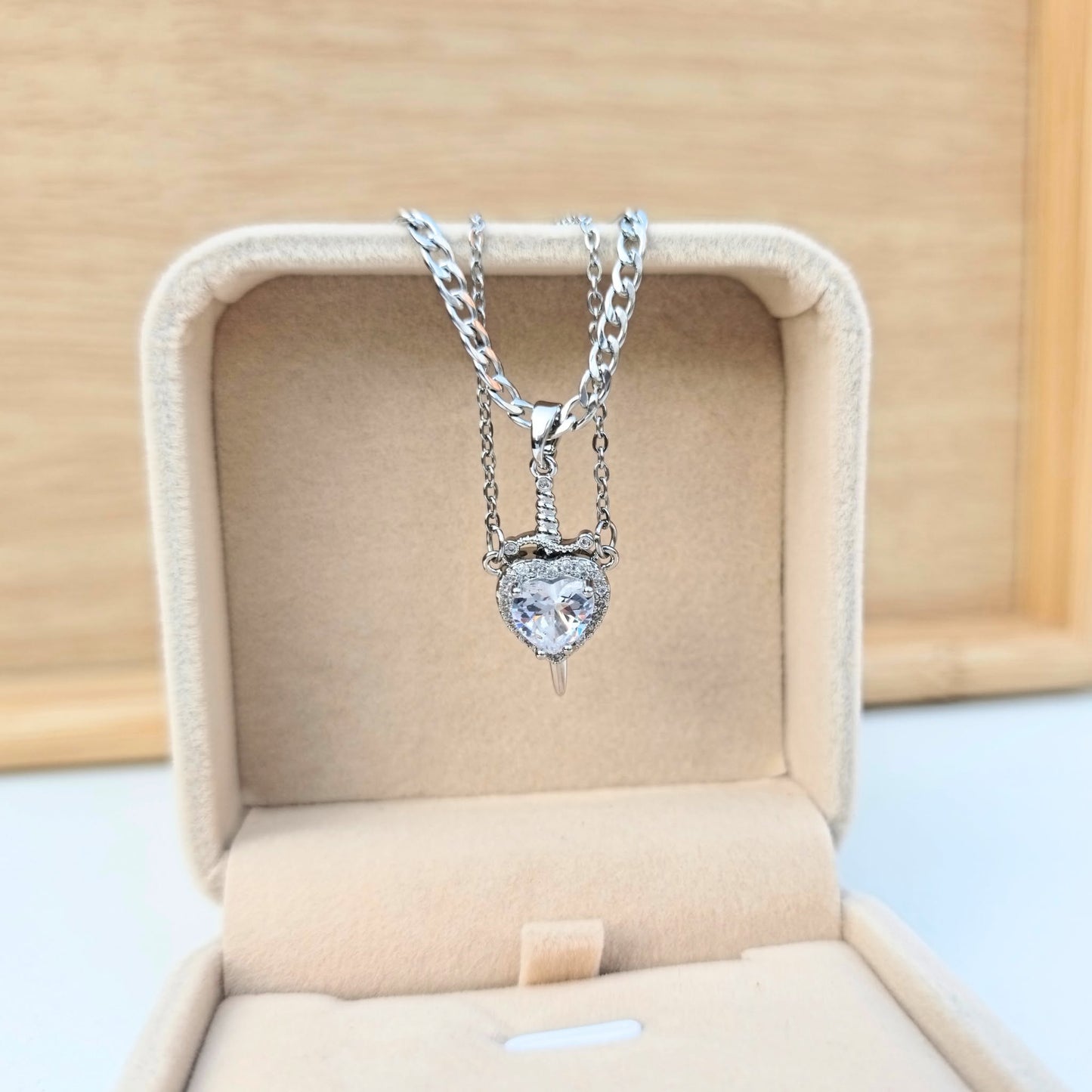 Collares pareja | Corazón y Espada Plateado