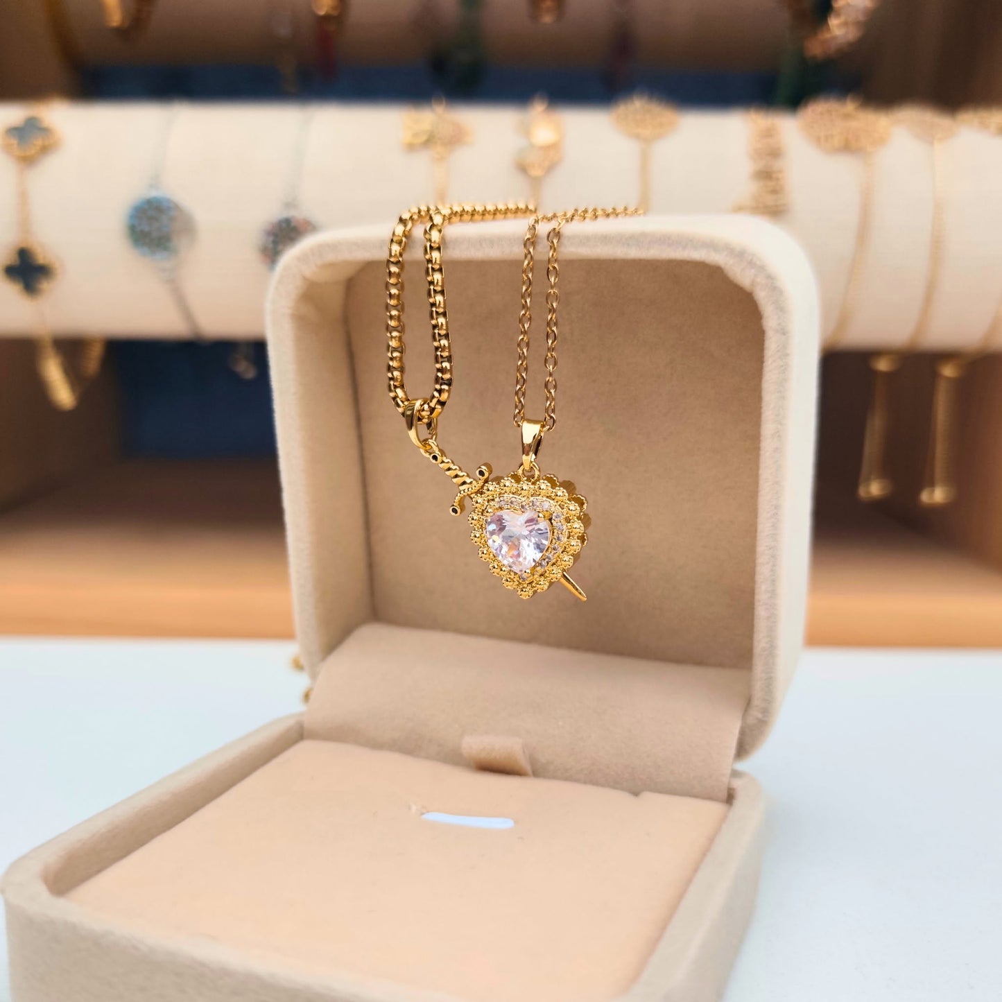 Collares pareja | Corazón y Espada Dorado 01