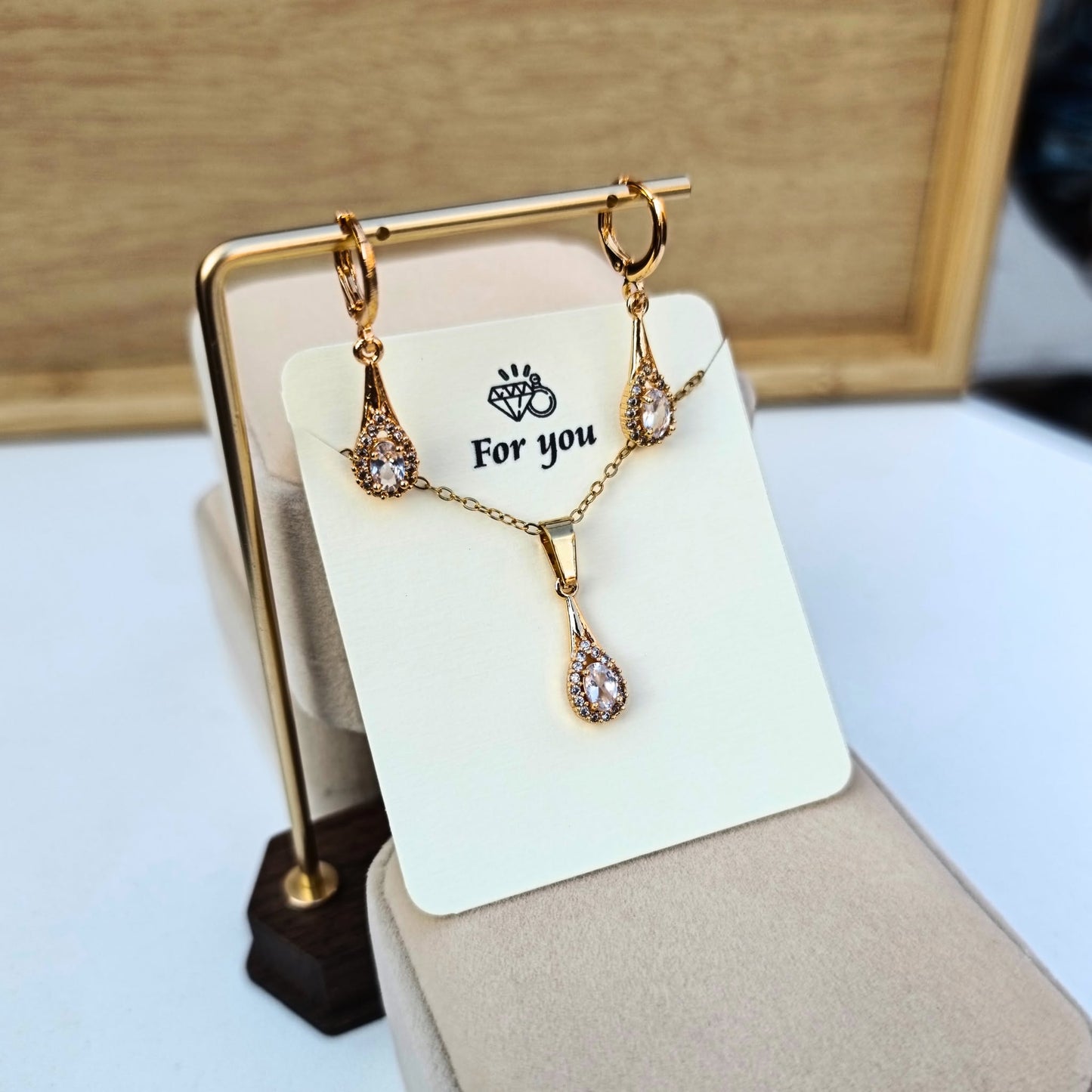 Juego Collar y Aretes 02