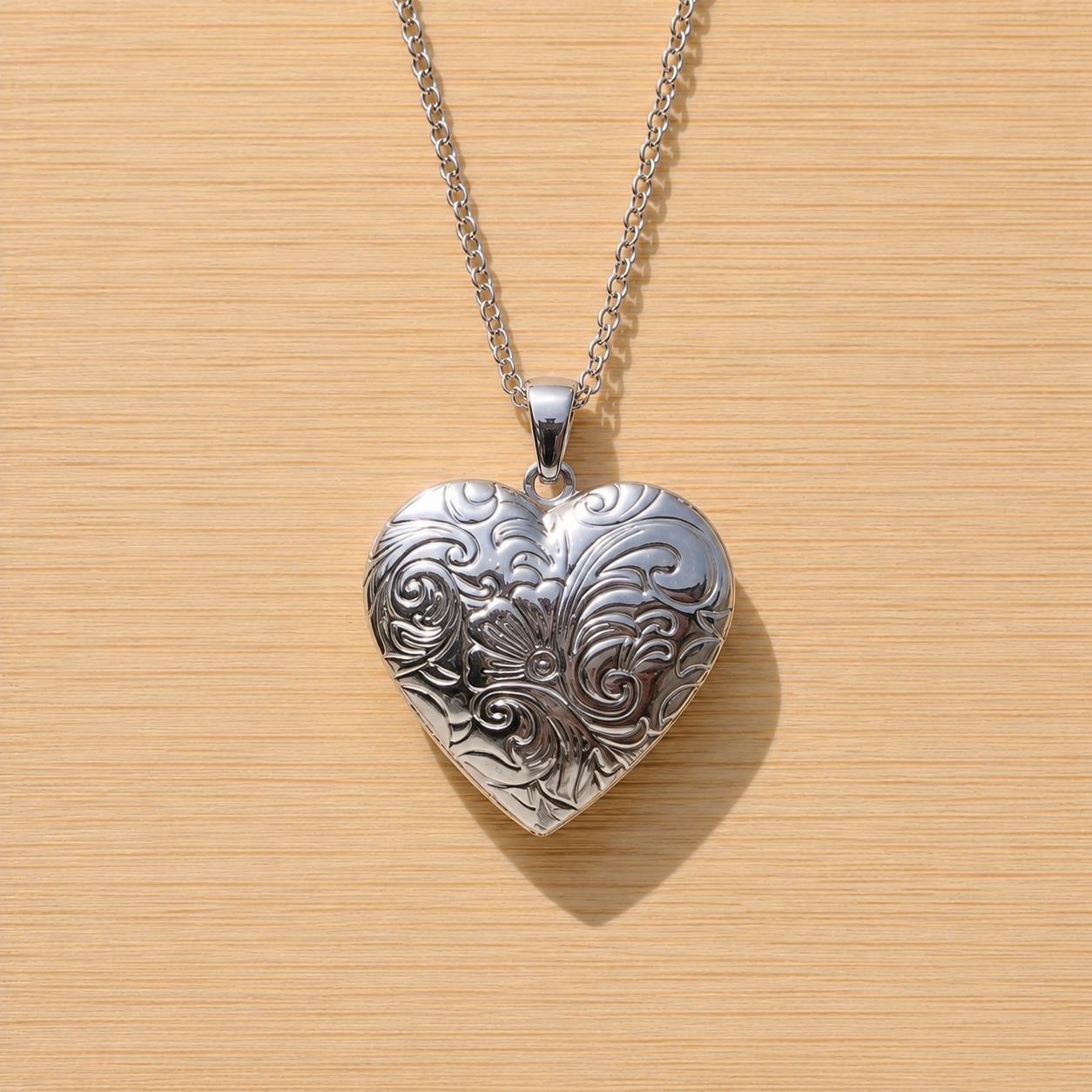 Collar relicario Corazón | Flores